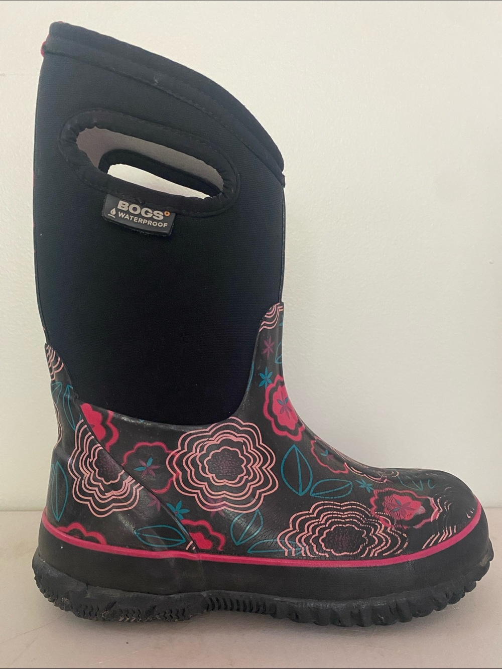 Bogs pull on classic posey pattern waterproof size 2 insulated slow gear